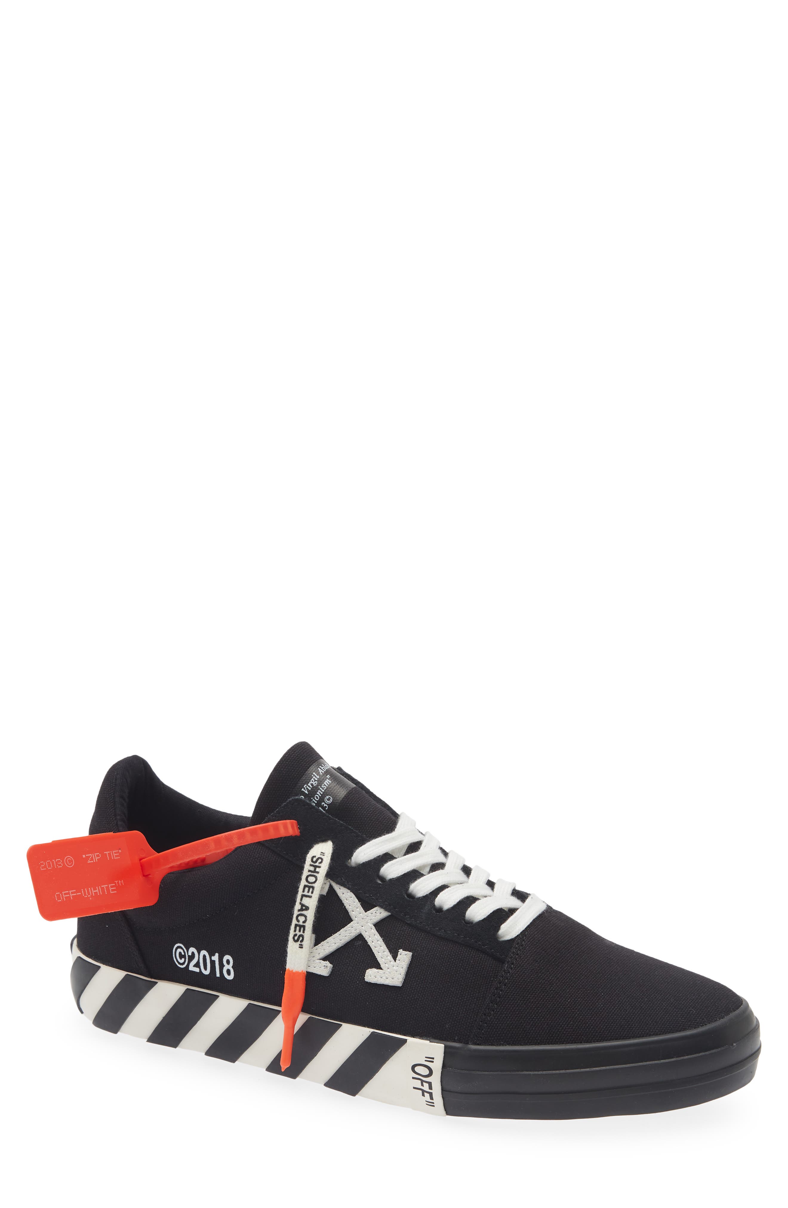 Off-White <p>Vulcanized Low Top Sneaker (Men)</p>