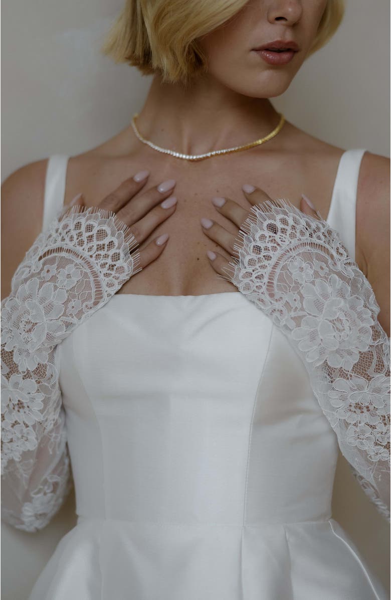 Untamed Petals Madeline Gloves, Alternate, color, 