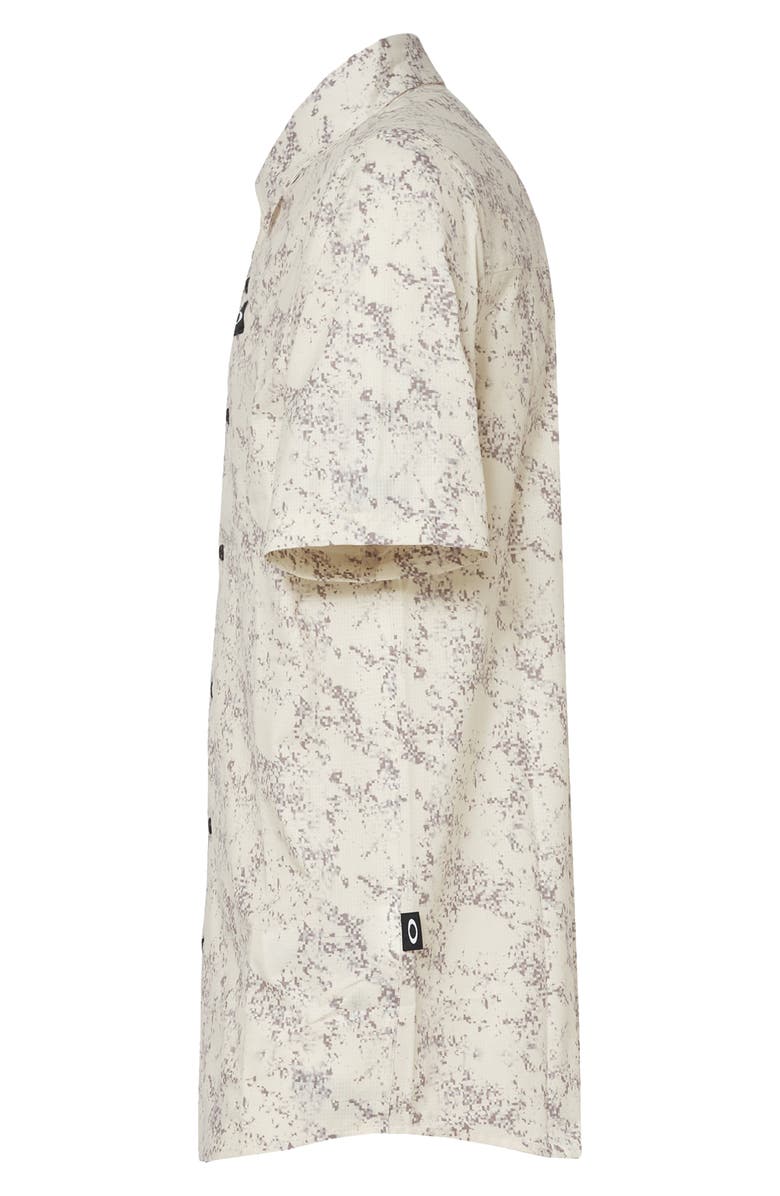 Oakley Sand Camo Short Sleeve Performance Button-Up Golf Shirt, Alternate, color, 