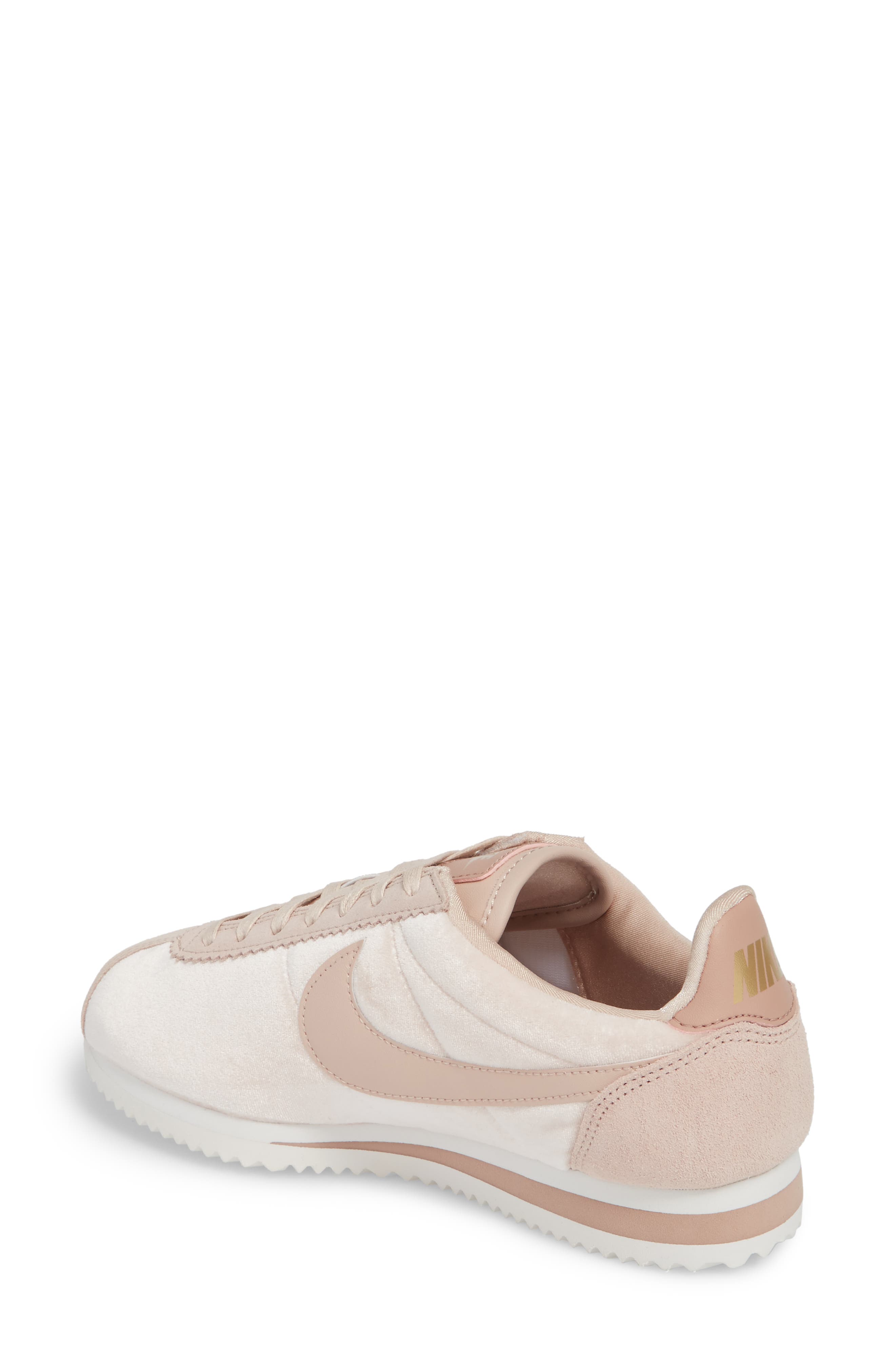 Classic Cortez SE Sneaker, Alternate, color, PARTICLE BEIGE/ PARTICLE BEIGE
