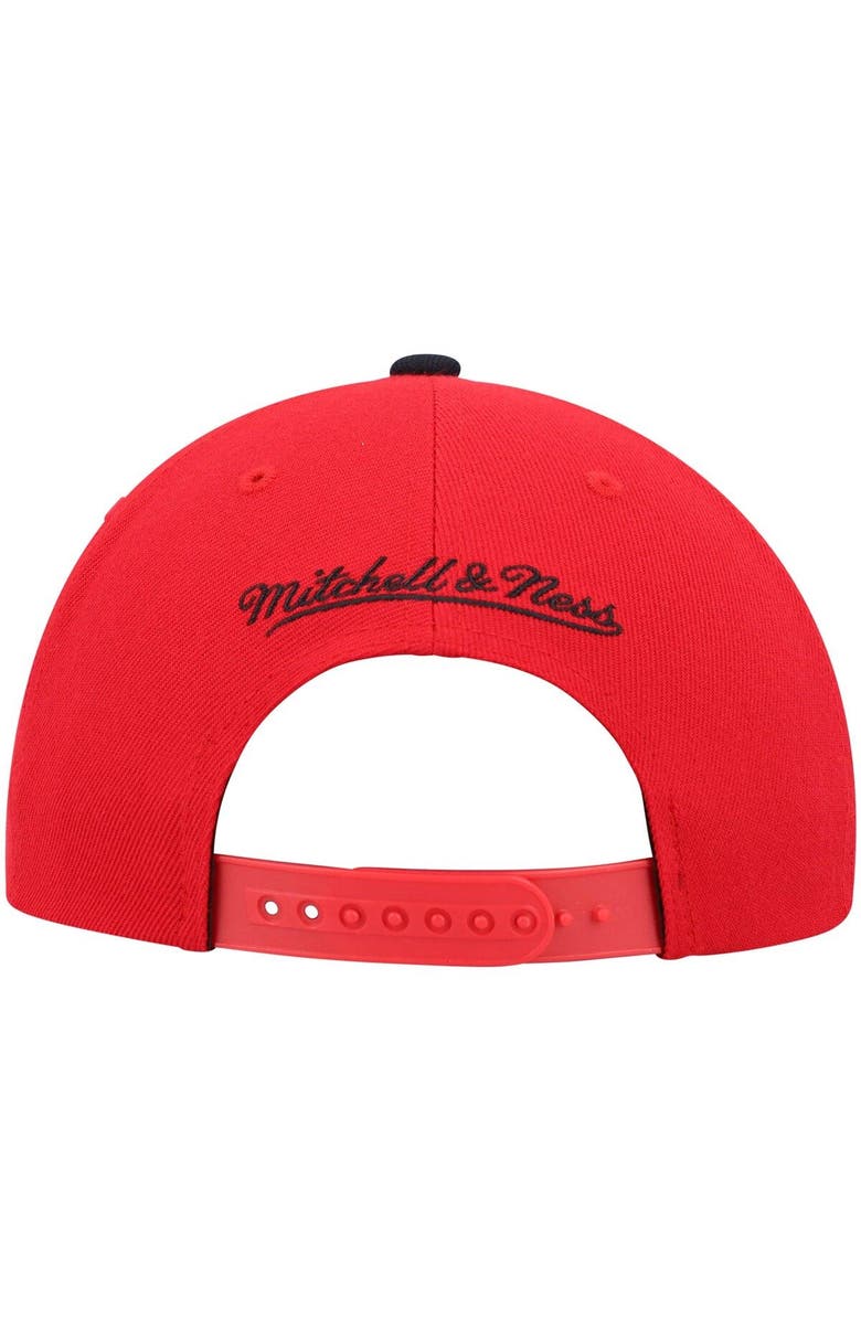 Mitchell & Ness Men's Mitchell & Ness Red/Black Chicago Bulls Hardwood Classics Team Two-Tone 2.0 Snapback Hat, Alternate, color, Red