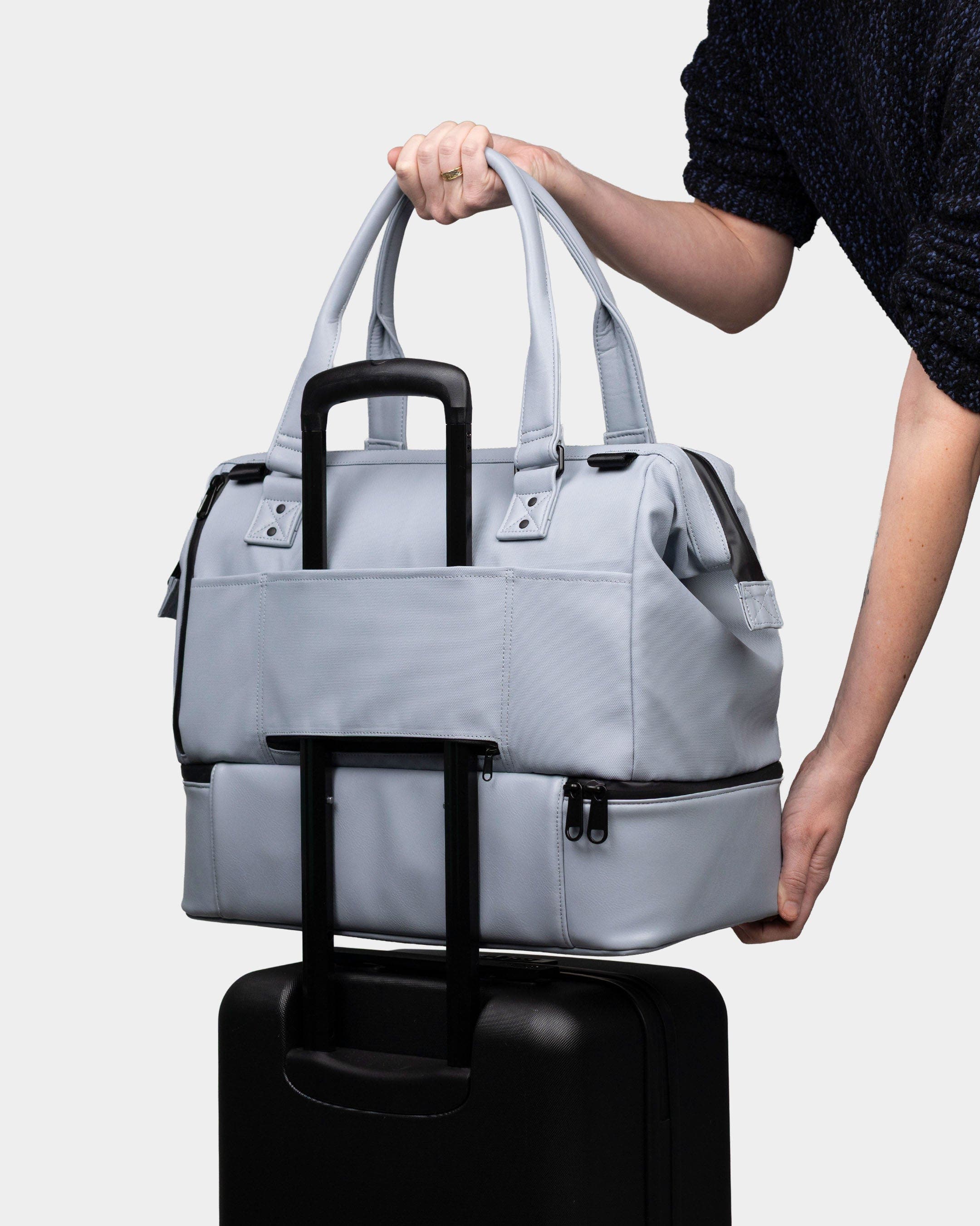 Cascade Weekender - Compact, Alternate, color, Cloud