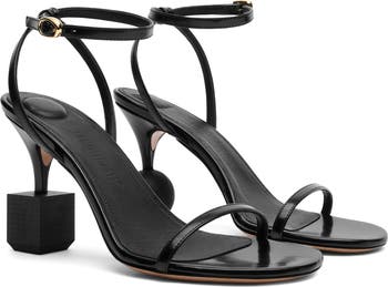 【送料&関税込】Jacquemus Les Sandales Bisou Sandals Jacquemus Les Sandales Bisou Mismatched Ankle Strap Sandal