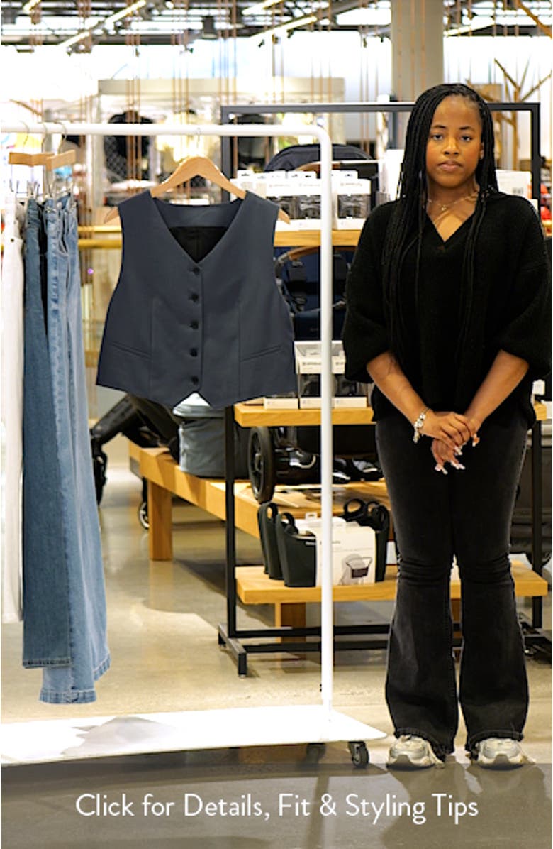 Aleida Lightweight Vest, sales video thumbnail