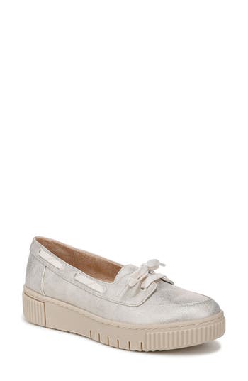 Soul Naturalizer Tia Boat Shoe In Light Gold