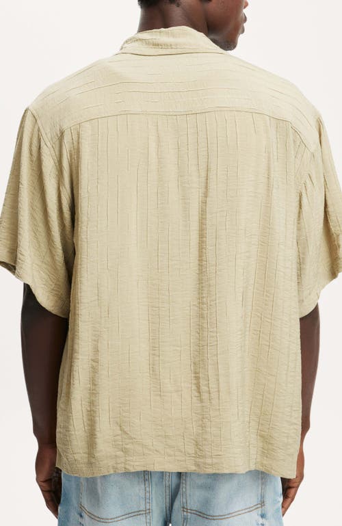 COTTON ON BOX FIT SHORT SLEEVE SHIRT 