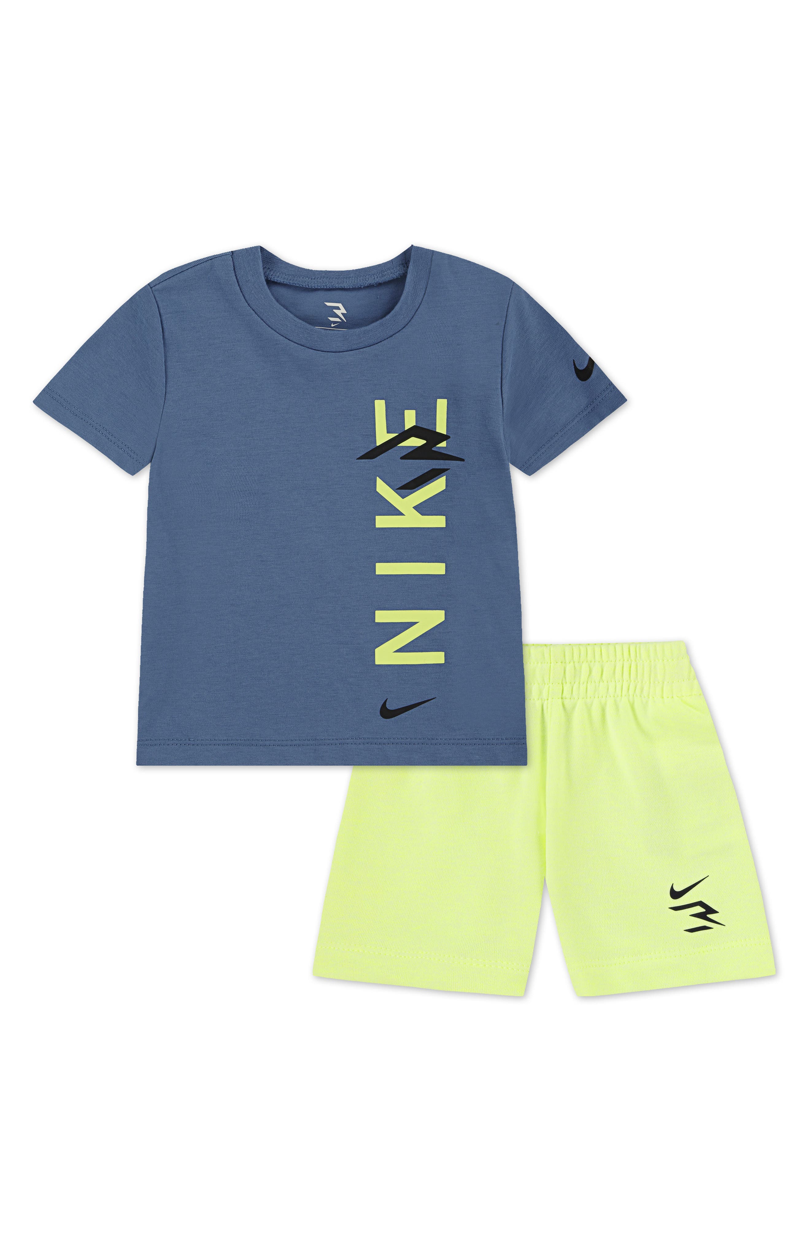 3 Brand Vertical Graphic T-Shirt & Shorts Set