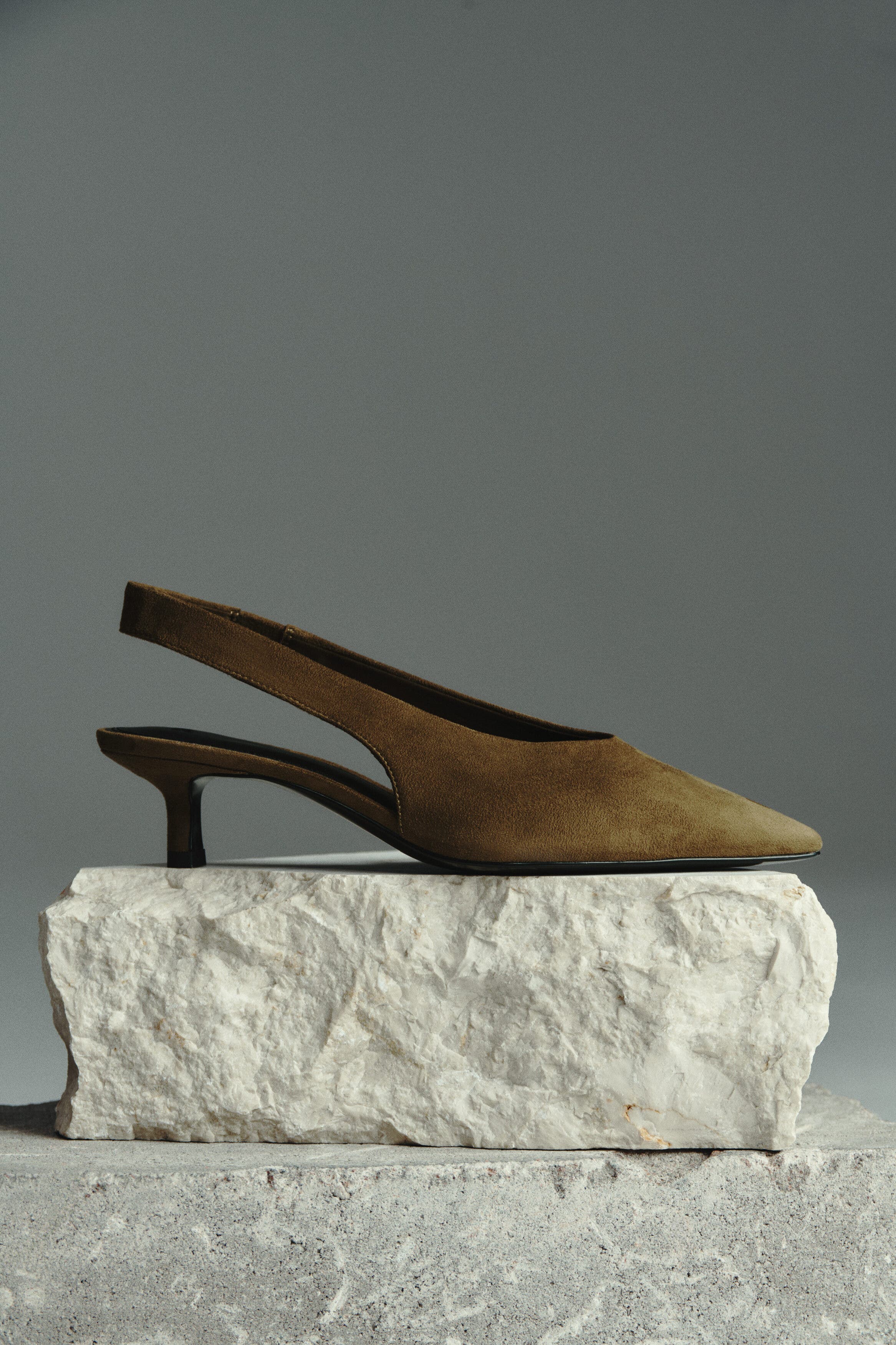 Kitten-heeled slingbacks - image 2