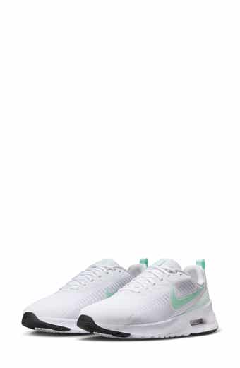 Nike Air Max Nuaxis Sneaker