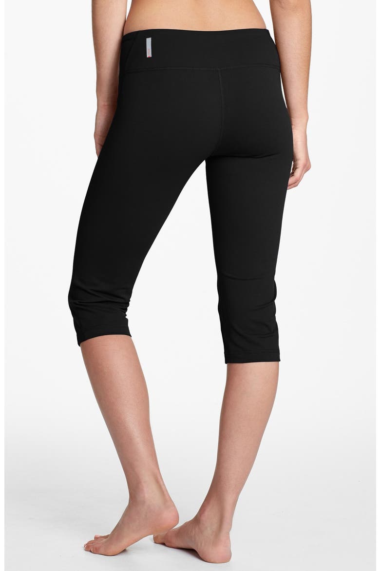 'Live In' Capris, Alternate, color, BLACK