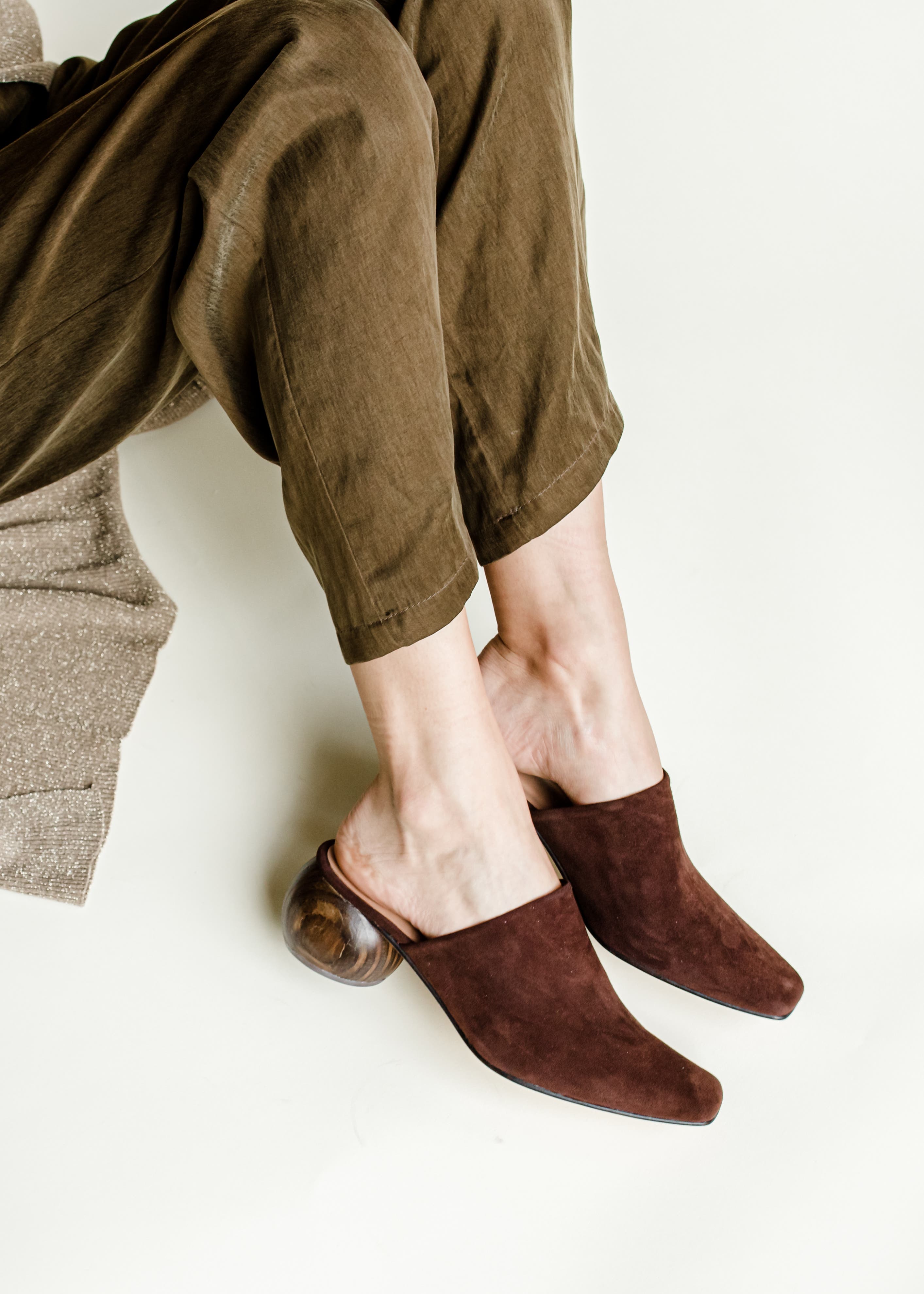 Huma Blanco Mina Mule, Alternate, color, Chocolate Suede