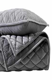 Vera Wang Diamond Velvet Quilt & Sham Set