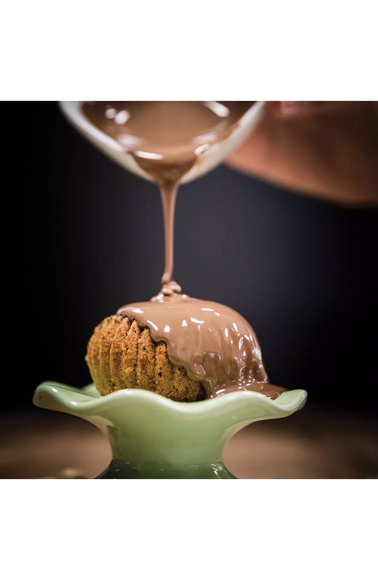 GOURMET KITCHENWORKS Silikomart Mini Raggio Silicone Mold, Flexible Tray Creates 6 Rounded Desserts or Cakes with Ribbed Detail, Alternate, color, White