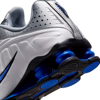 Shox R4 Sneaker