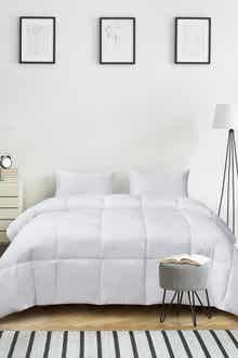 BLUE RIDGE HOME FASHIONS Kathy Ireland Ultra-Soft Nano-Touch Light Warmth White Down Fiber Comforter