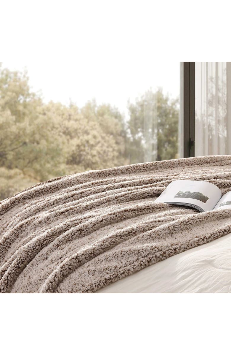 Eddie Bauer Lookout Mountain Tipped Faux Shearling Heated Blanket, Alternate, color, Dark Brown