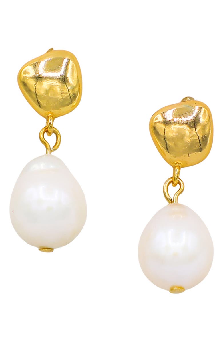 LA MENO Elegant Baroque Pearl Drop Earrings, Main, color, Gold / White
