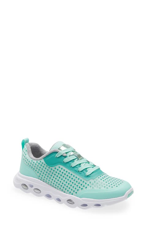 Montclair Sneaker (Women)