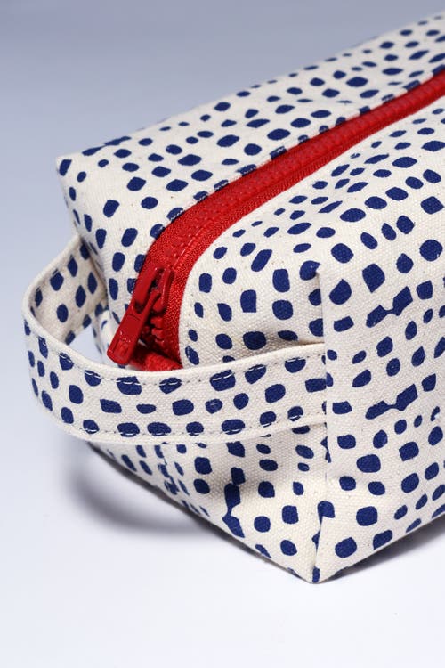 Dance Happy Incana Dopp Kit In Navy