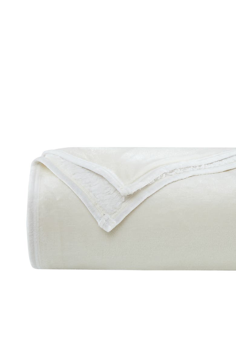 SOUTHSHORE FINE LINENS Microfleece Oversized Reversible Faux Shearling Throw Blanket, Alternate, color, Cream
