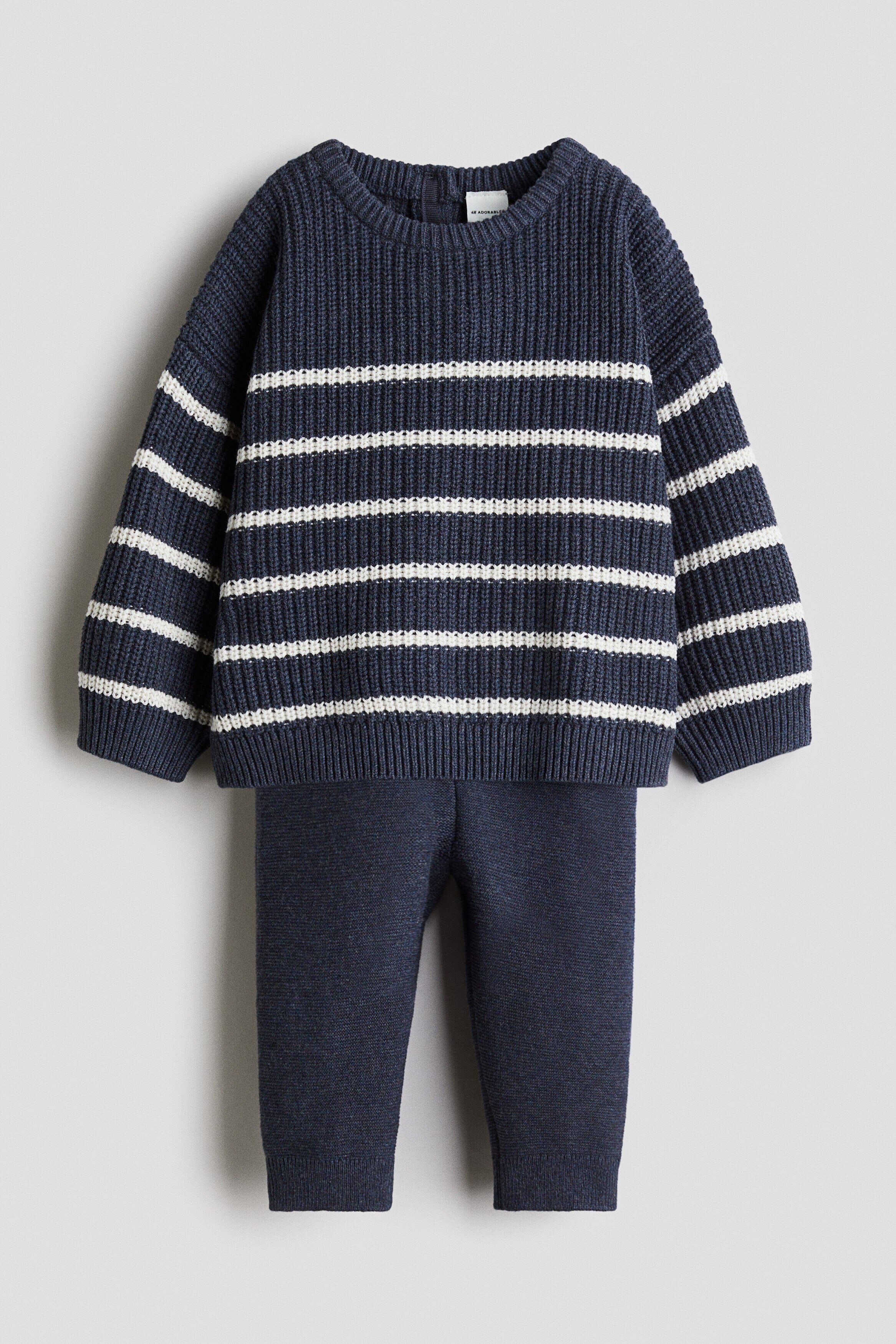 Navy blue/white striped