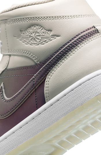Air Jordan 1 Mid SE Sneaker