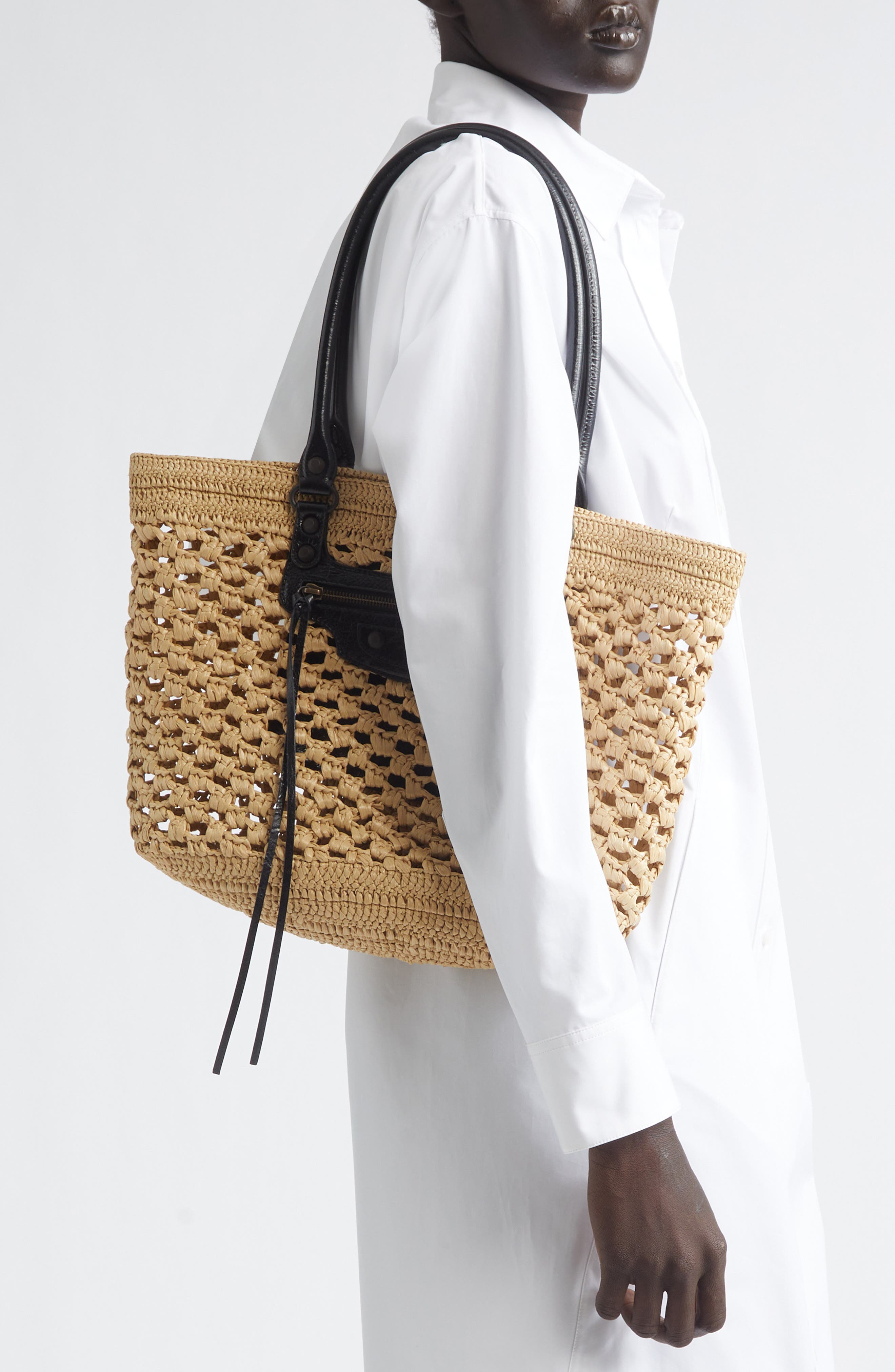 Balenciaga Medium Le City Basket Shoulder Bag, Alternate, color, Natural/ Black