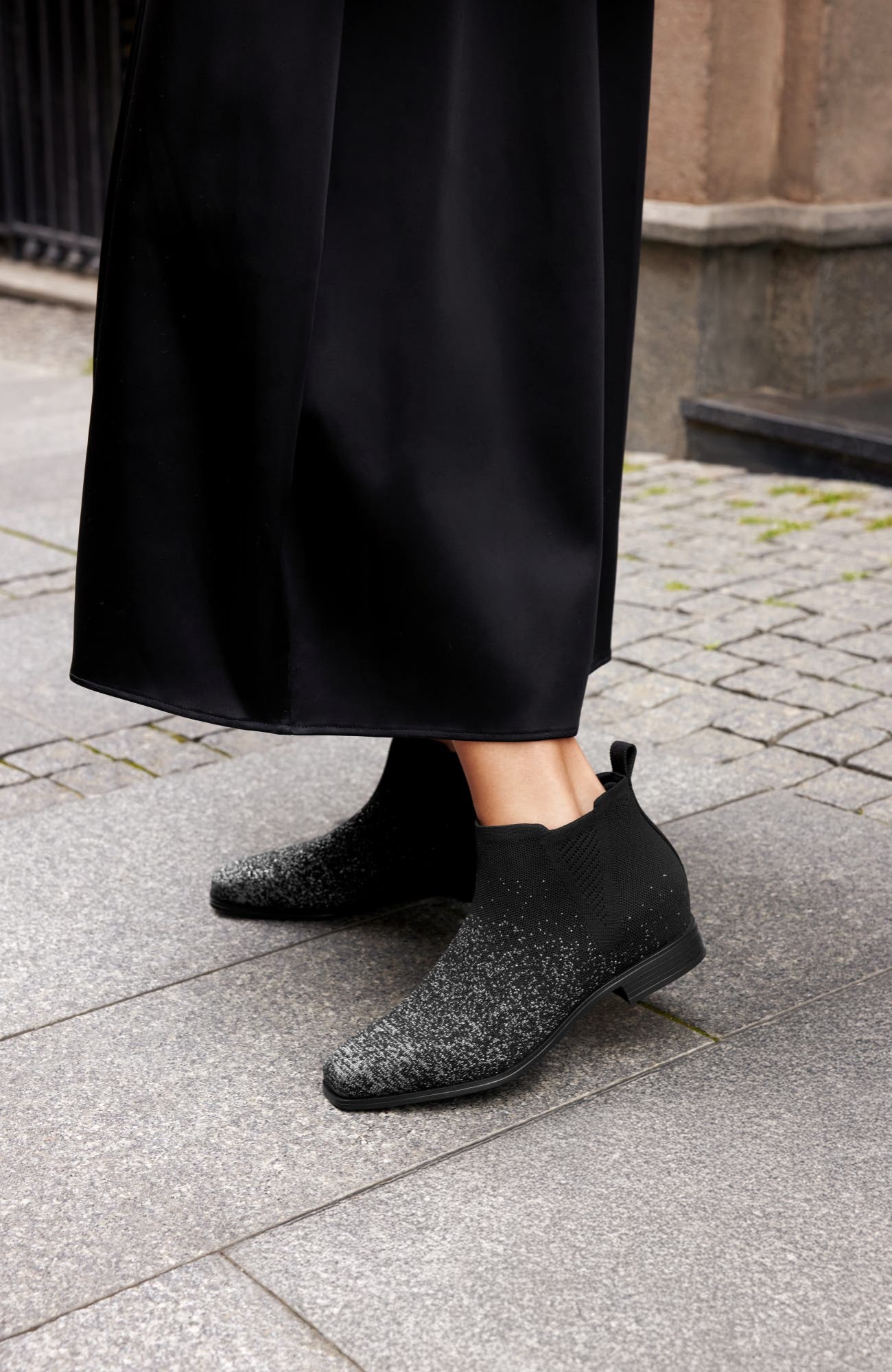 Ryan Slip-On Chelsea Boots, Alternate, color, Black Netallic
