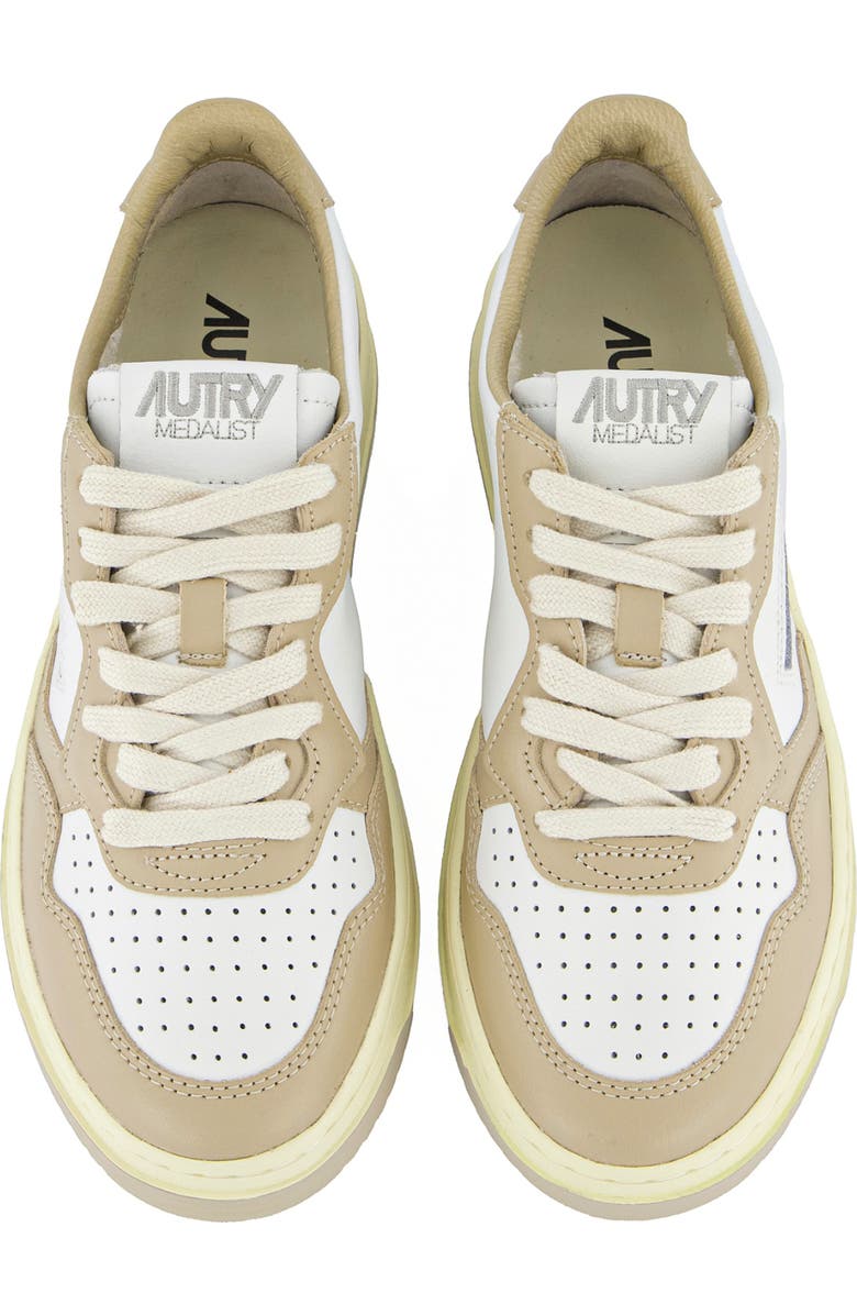 AUTRY Medalist Low Sneaker, Alternate, color, Leat/Leat Wht/Wht Pep