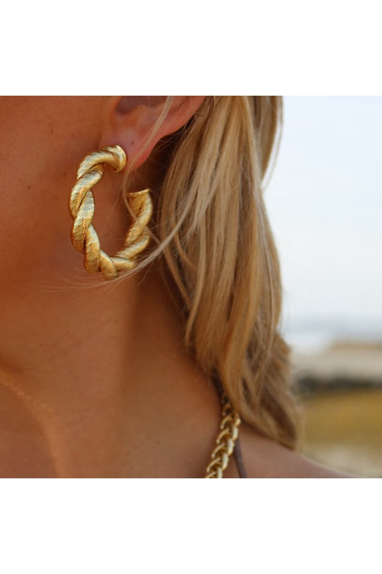 Hot Girl Hoop, Alternate, color, Gold