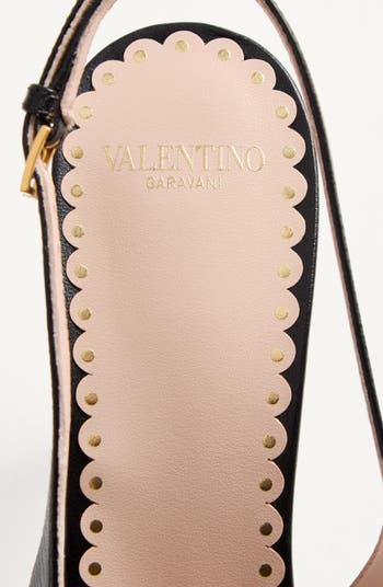 VIP【送料関税込】VALENTINO GARAVANI BEPOINTY SLINGBACK PUMPS Valentino Garavani VLogo Signature slingback pumps for Women