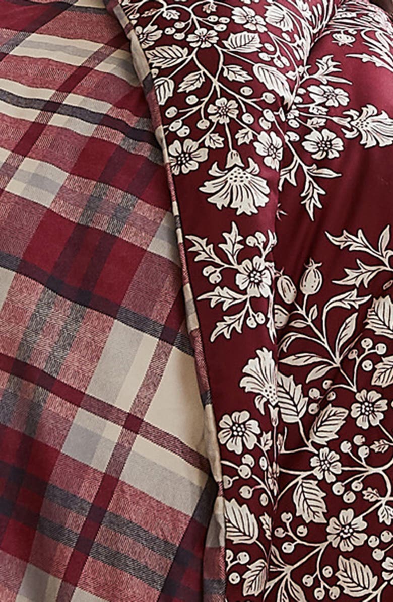 SOUTHSHORE FINE LINENS Christmas Carol Oversize Reversible Holiday Comforter Set, Alternate, color, Christmas Carol