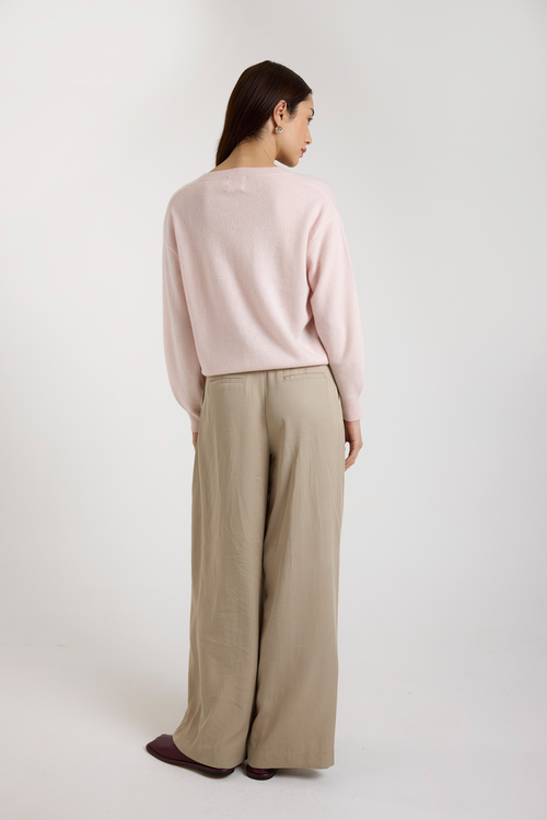 Brodie Pure Cashmere Matilda Relaxed Fit V-neck Jumper In Pink