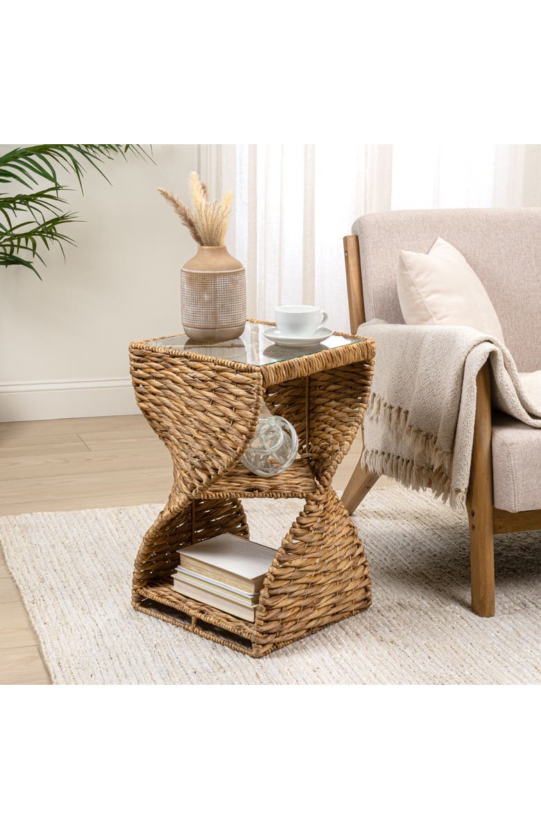 JONATHAN Y Suraya 14" Coastal Bohemian Handwoven Water Hyacinth Sculptural Twisted End Table with Glass Top and Storage Shelf, Alternate, color, Natural