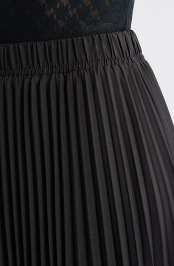 Madaleine Pleated Lace Skirt