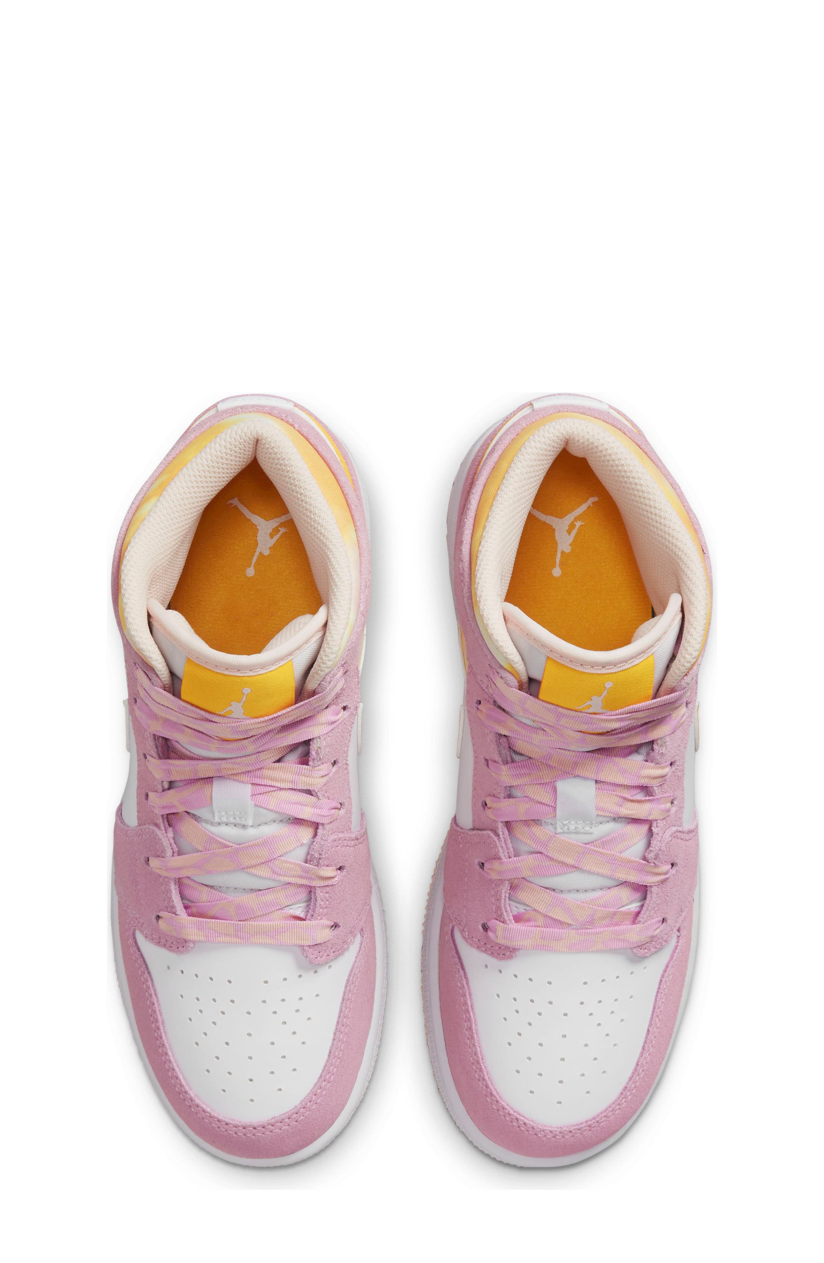 Nike Air Jordan 1 Mid SE Basketball Sneaker, Alternate, color, 