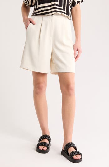 MELLODAY MELLODAY STRETCH WOVEN MID THIGH SHORTS