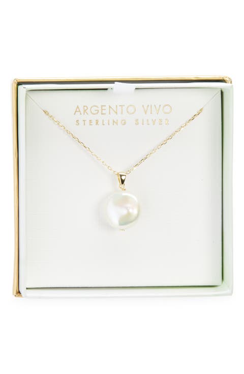 Faux Pearl Pendant Necklace