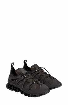 AV Megaride Cutout Sneaker