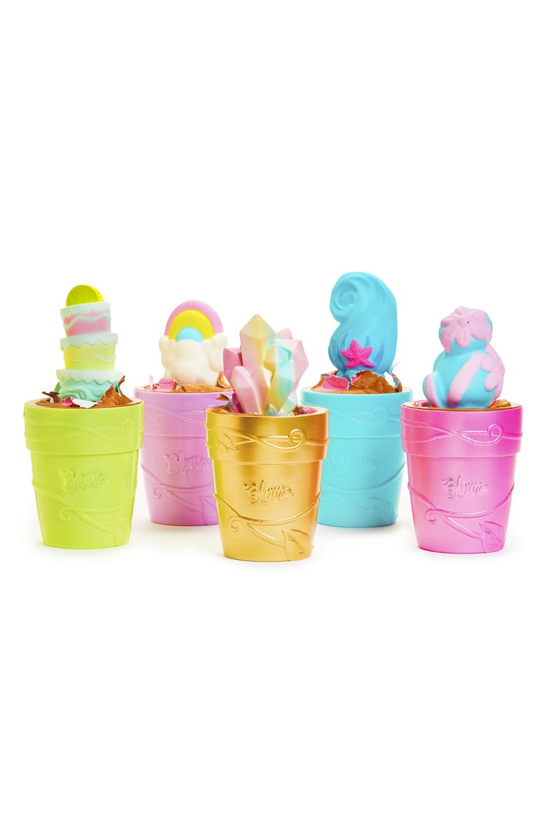 Novelty Poster Blume Dolls Toy, Alternate, color,