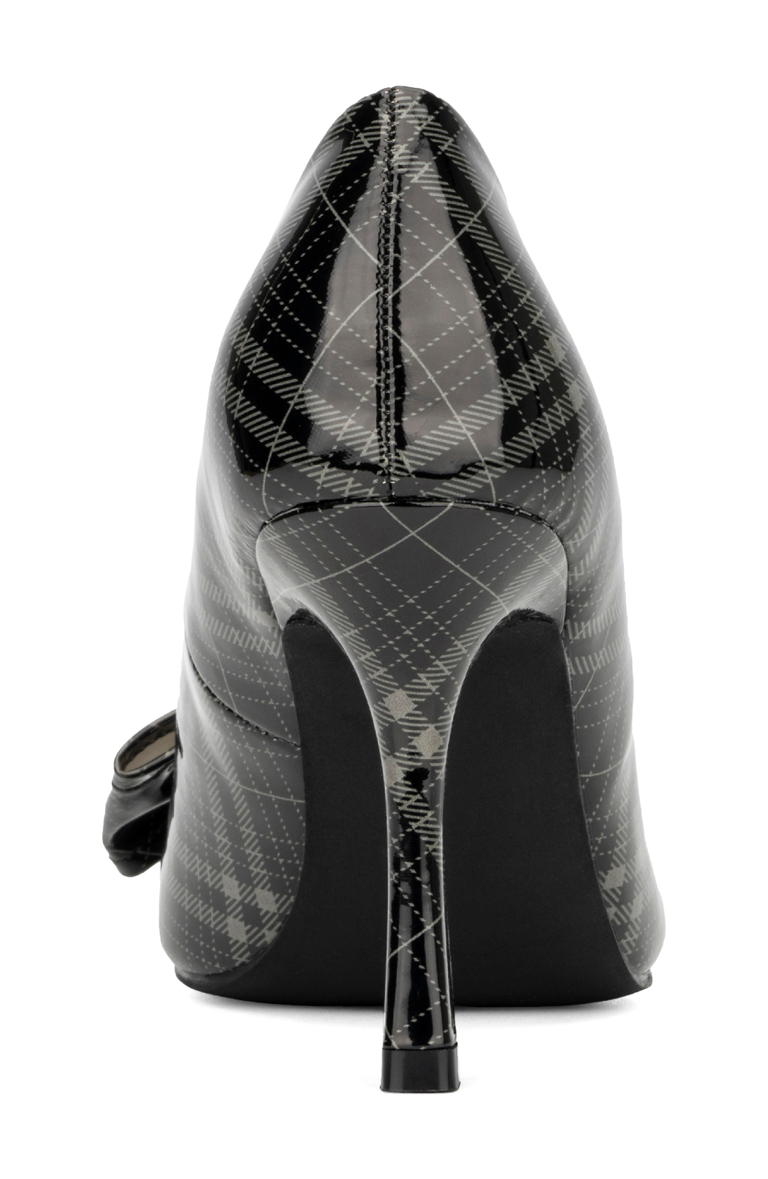 NEW YORK AND COMPANY Wendy Metal Accent Bow Pump, Alternate, color, Grey