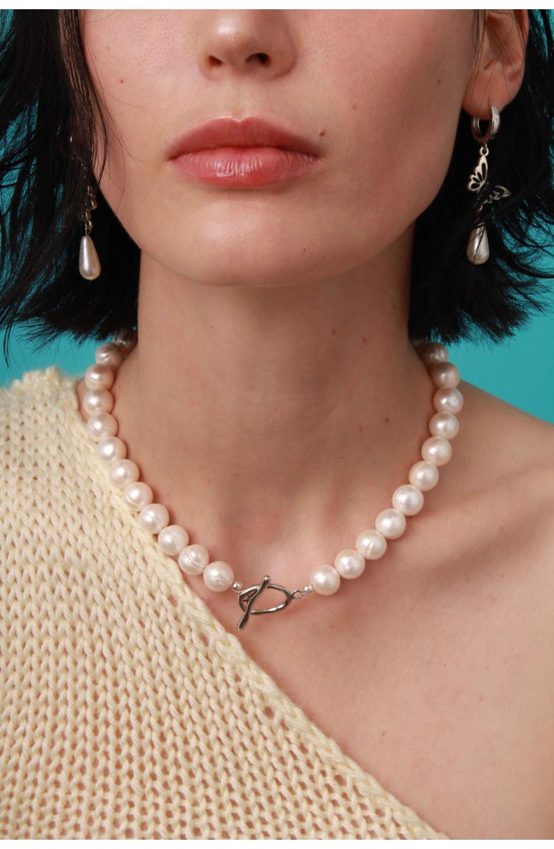Velvet Luna Natural Large Pearl Necklace, Alternate, color, White