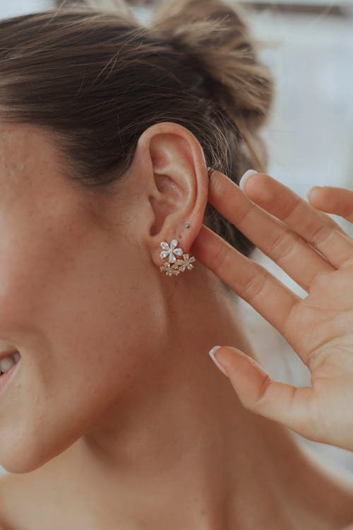 Untamed Petals Daisy Crystal Studs In Gold