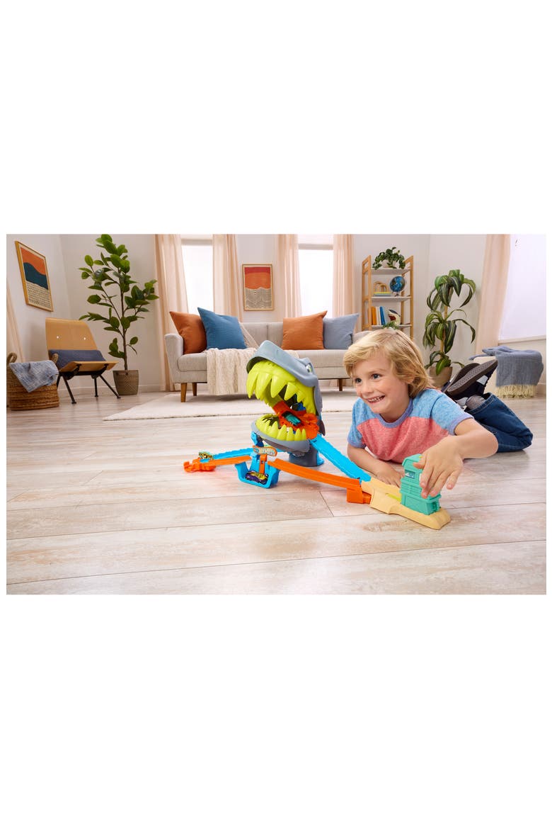 City Shark Chomp Beach™ Playset, Alternate, color, ASST