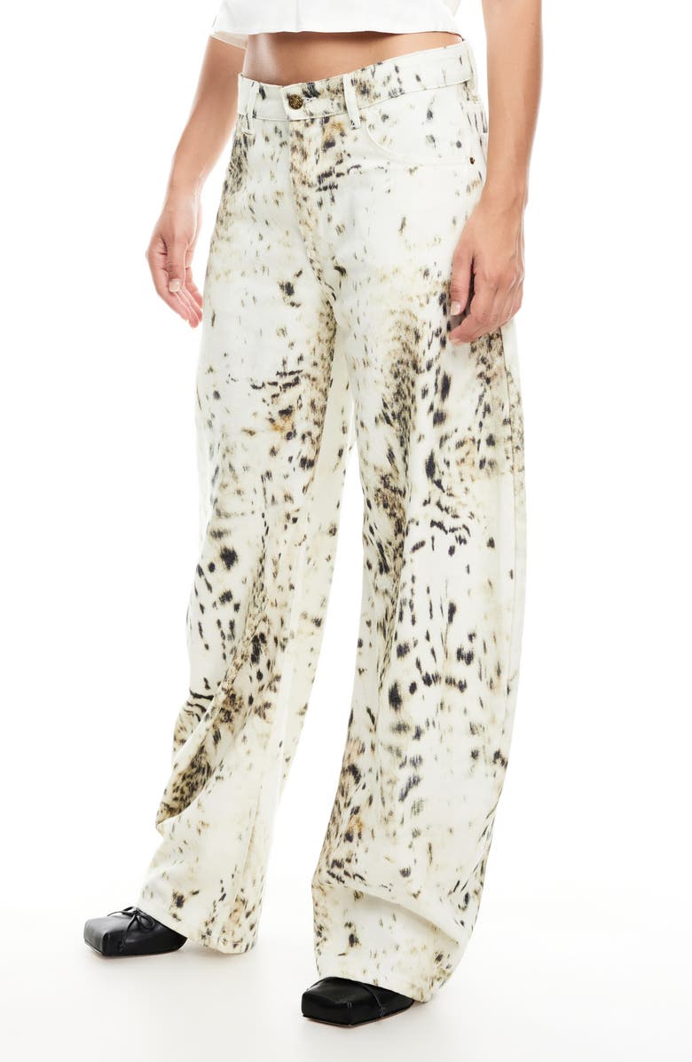 LIONESS Horseshoe Print Barrel Leg Jeans, Alternate, color, Snow Leopard