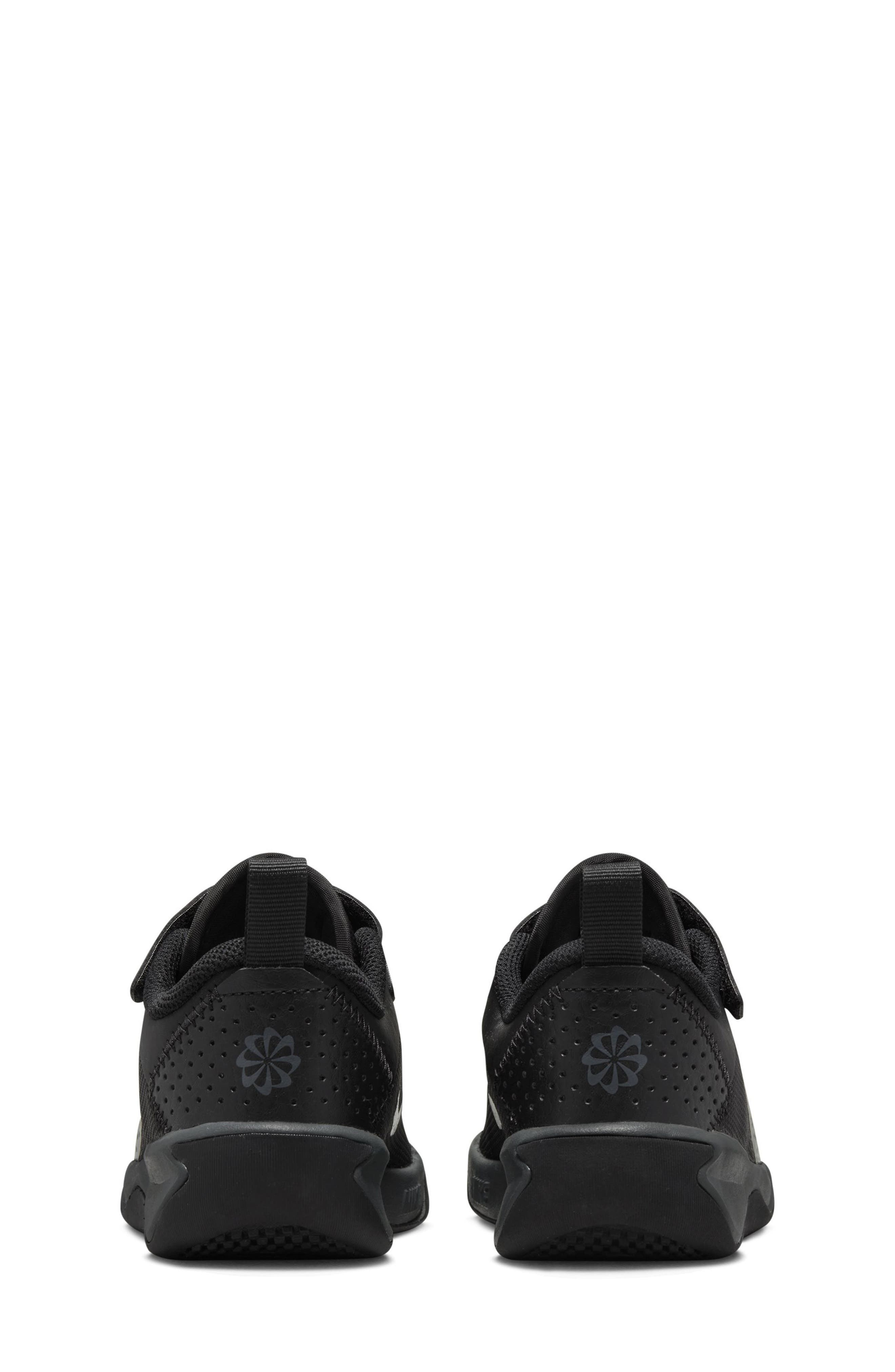 Nike Kids' Omni Multi-Court Sneaker, Alternate, color, 