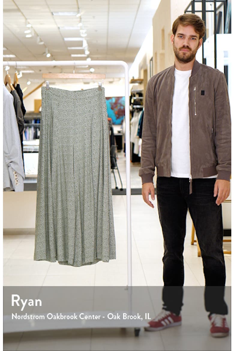 Neveah Floral Print Wide Leg Pants video