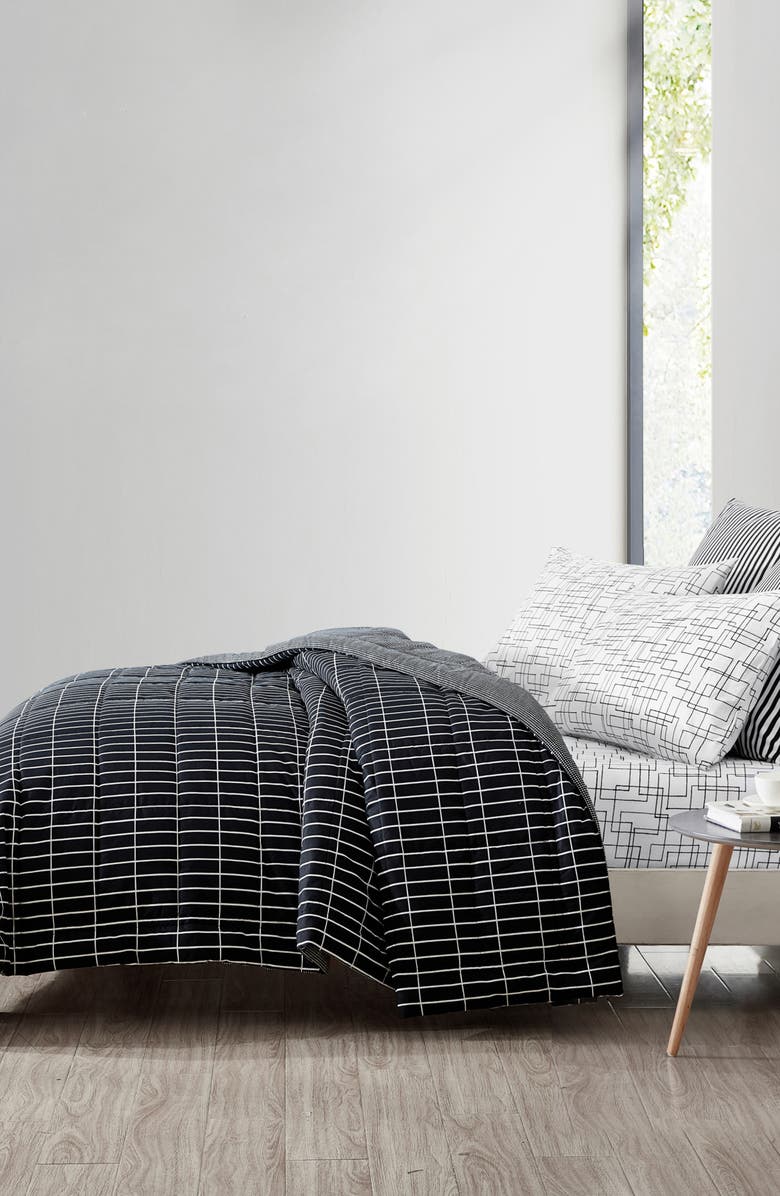 Marimekko Pieni Tiiliskivi Reversible Down Alternative Blanket, Alternate, color, 