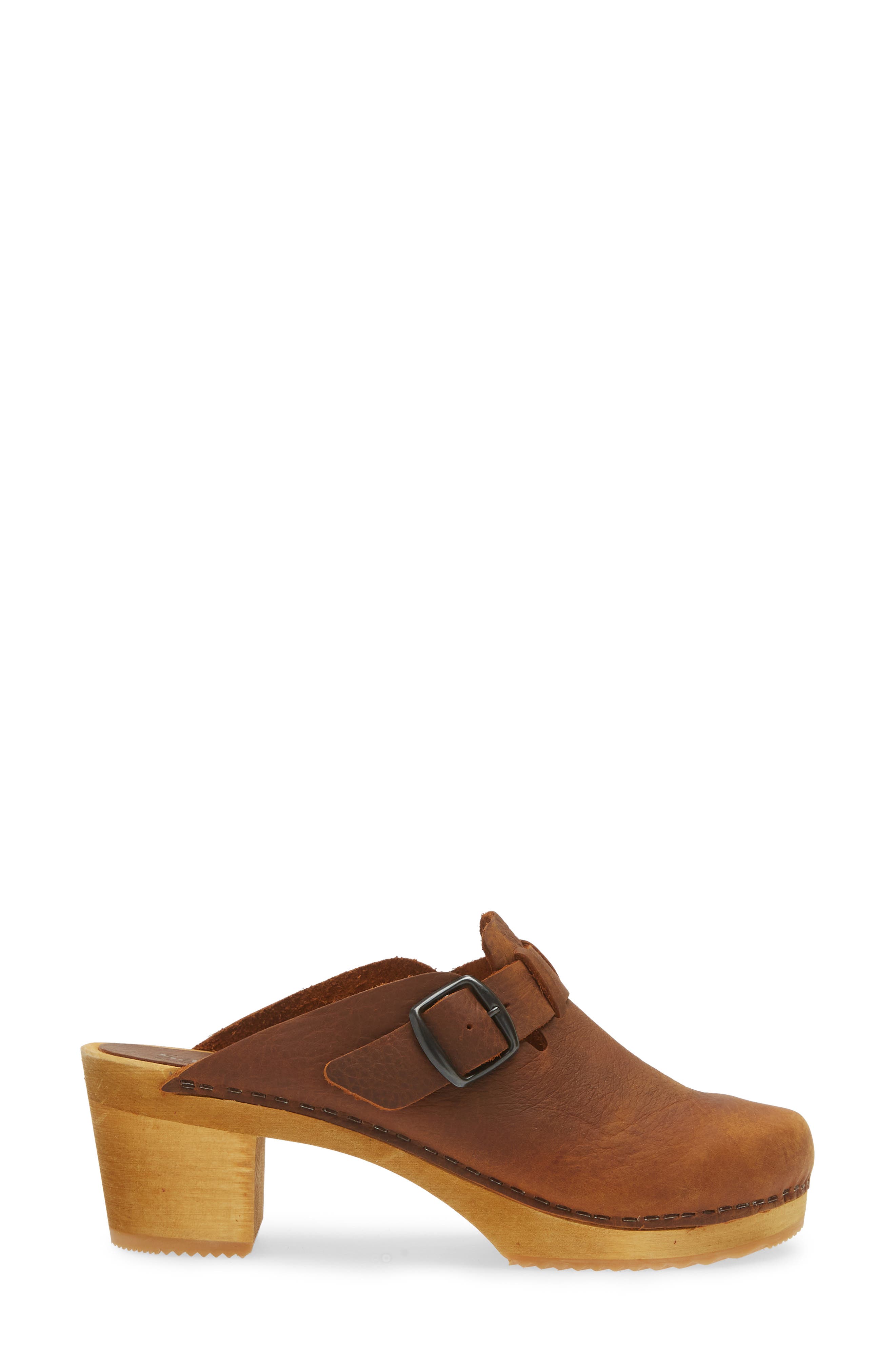 Sanita Maulo Clog, Alternate, color, Chestnut