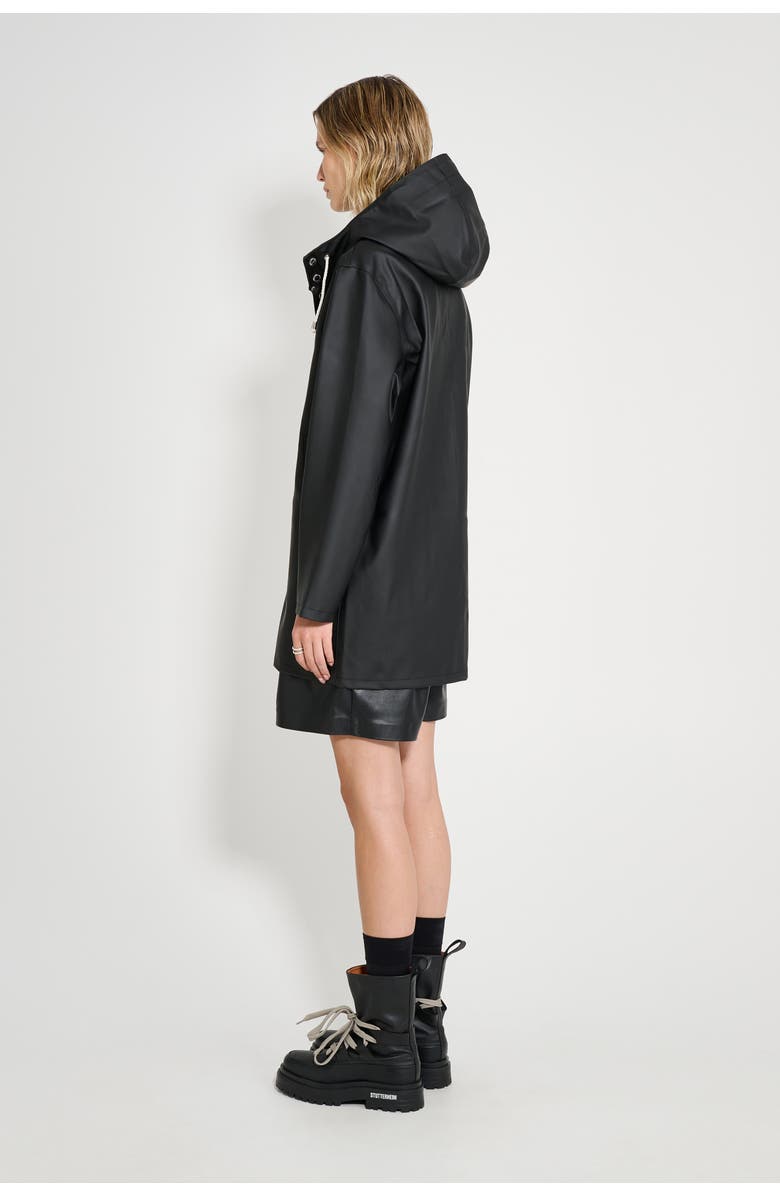 Stutterheim Stockholm Long Sleeve Hooded Raincoat, Alternate, color, Black